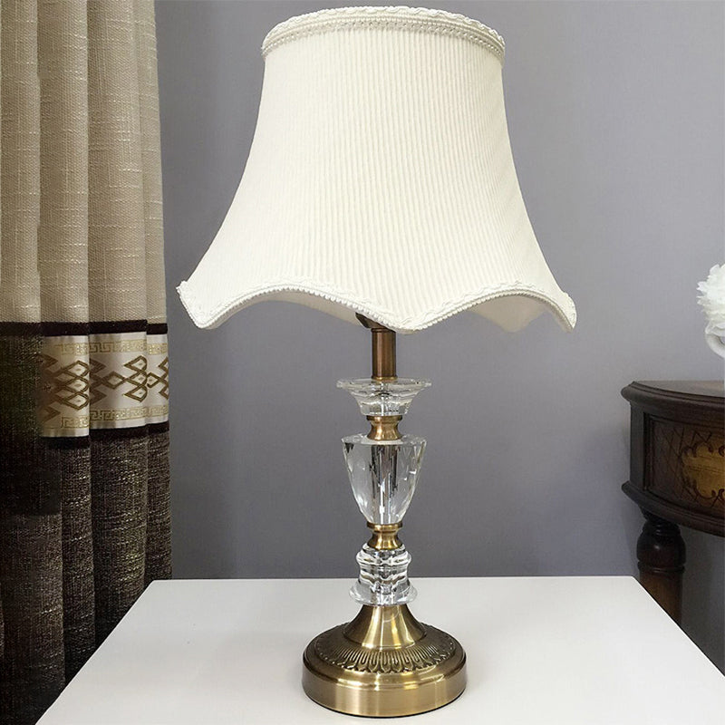 Modern Scalloped Table Lamp Faceted Crystal 1 Head Living Room Nightstand Light in Gold Clearhalo 'Lamps' 'Table Lamps' Lighting' 405503