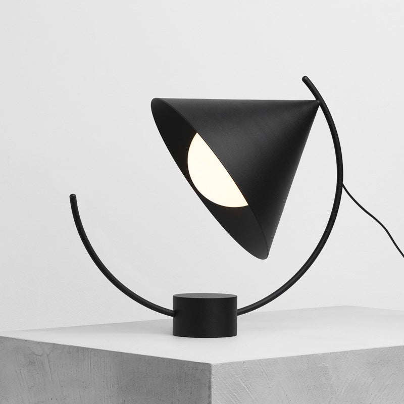 Flared Table Light Modern Metal 1 Head Black Small Desk Lamp with Globe White Glass Shade Black Clearhalo 'Lamps' 'Table Lamps' Lighting' 519083