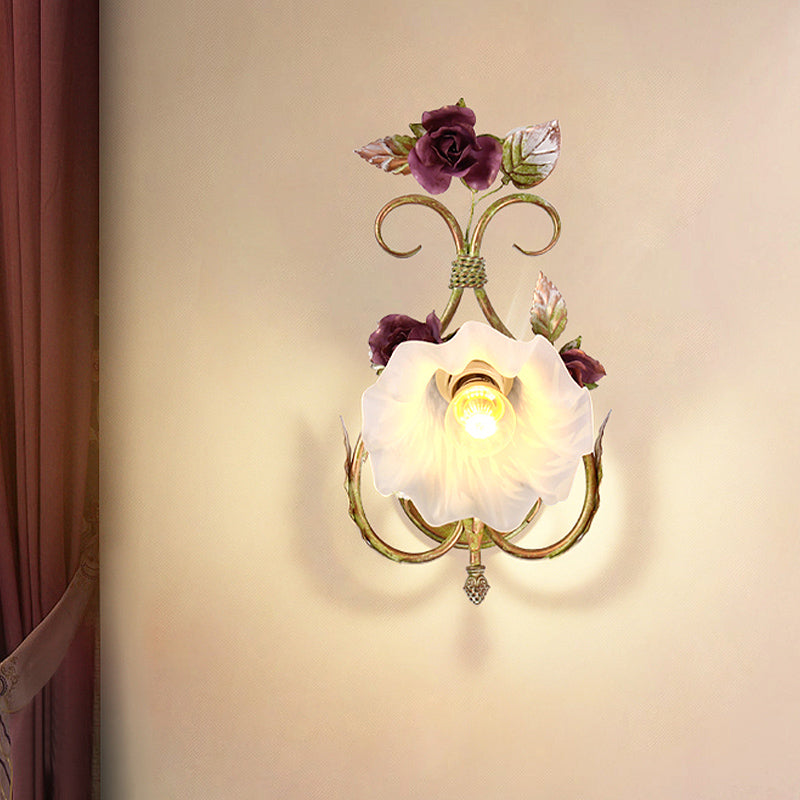 Cream Glass Green Wall Lamp Scalloped 1 Light Korean Flower Sconce Light with Heart Shaped Arm Clearhalo 'Wall Lamps & Sconces' 'Wall Lights' Lighting' 729159