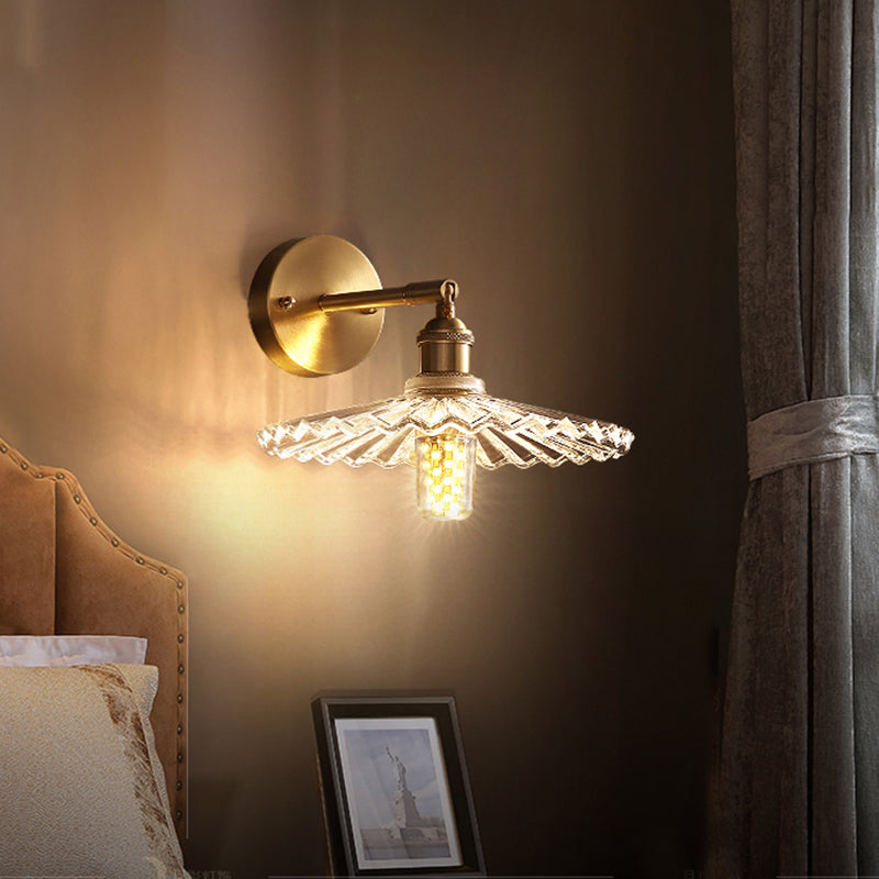 1 Head Bedside Sconce Light Fixture Simple Brass Wall Mounted Lamp with Scalloped Clear Glass Shade Clearhalo 'Cast Iron' 'Glass' 'Industrial' 'Modern wall lights' 'Modern' 'Tiffany' 'Traditional wall lights' 'Wall Lamps & Sconces' 'Wall Lights' Lighting' 735259