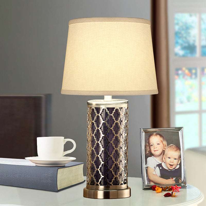 Metal Nickel Finish Table Lamp Cylindrical Quatrefoil Cage 1-Light Rural Nightstand Light with Fabric Lampshade Clearhalo 'Lamps' 'Table Lamps' Lighting' 786245