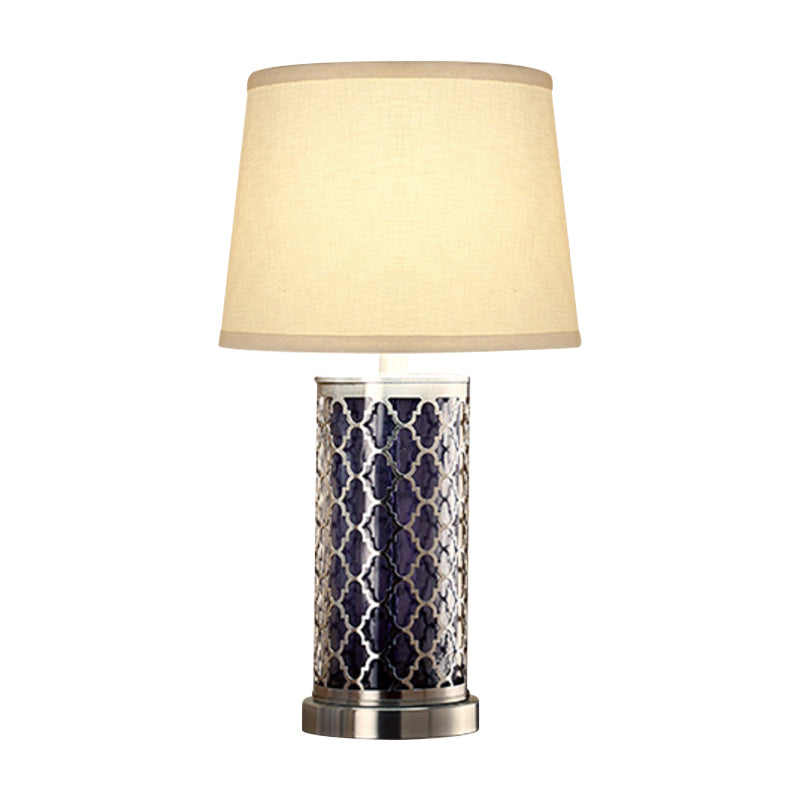 Metal Nickel Finish Table Lamp Cylindrical Quatrefoil Cage 1-Light Rural Nightstand Light with Fabric Lampshade Clearhalo 'Lamps' 'Table Lamps' Lighting' 786246