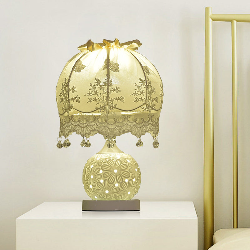 Pastoral Dome Fabric Night Light 1 Head Table Lighting in White with Lace Trim and Ceramic Base White Clearhalo 'Lamps' 'Table Lamps' Lighting' 809706