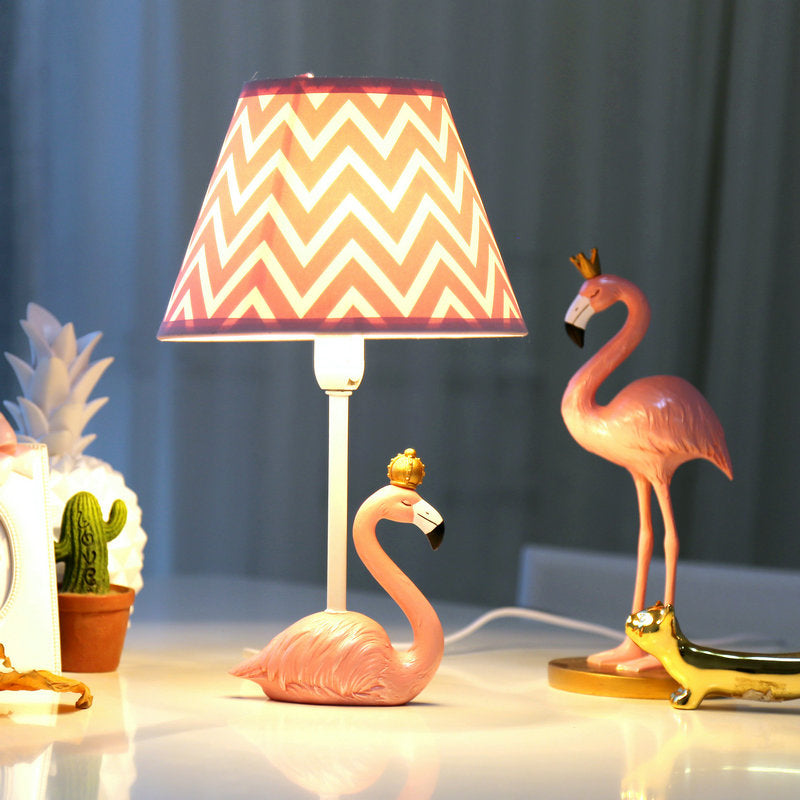 Flamingo Reading Light Cartoon Resin 1 Head Bedroom Nightstand Lamp in Pink, 7.5