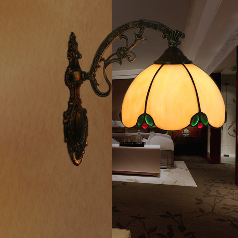 Baroque Scalloped Wall Light Kit 1-Light Beige Glass Sconce Lighting Fixture for Bedroom Beige Clearhalo 'Art deco wall lights' 'Cast Iron' 'Glass' 'Industrial' 'Middle century wall lights' 'Modern' 'Tiffany wall lights' 'Tiffany' 'Traditional wall lights' 'Wall Lamps & Sconces' 'Wall Lights' Lighting' 916571